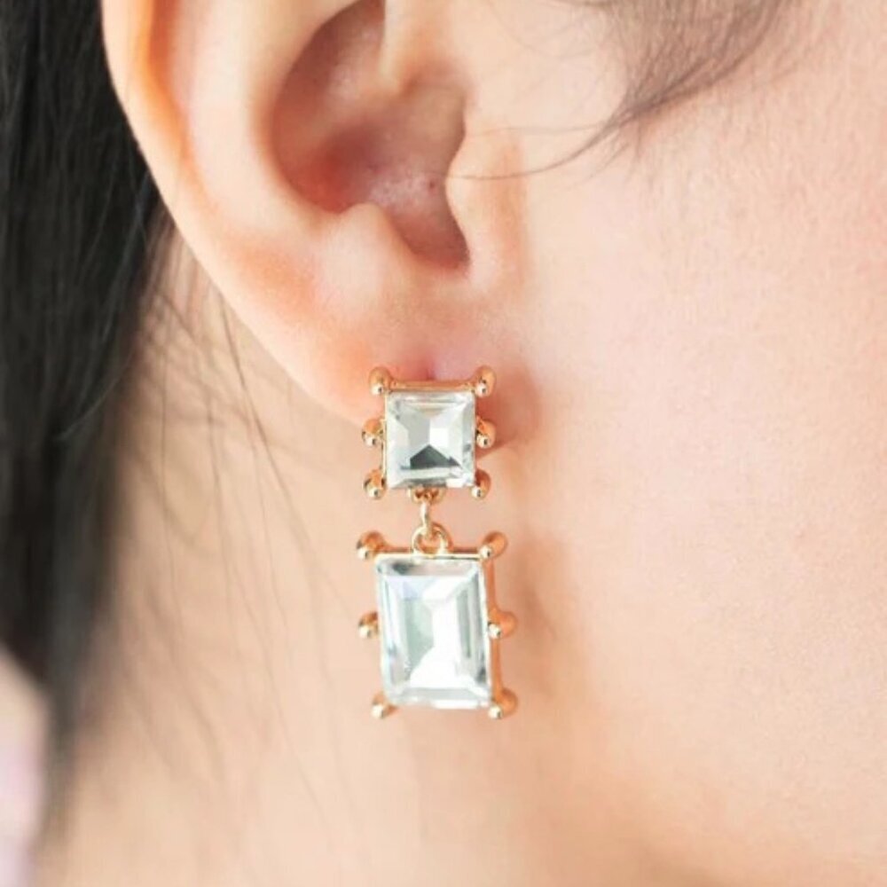 Paparazzi Jewelry Accessories - Cosmic Queen - Gold Earrings - Vintage